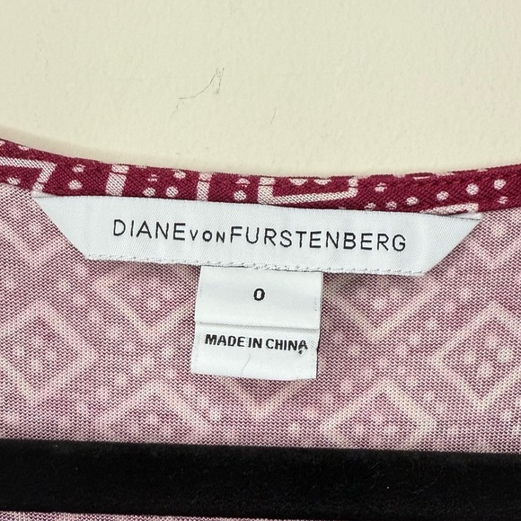 DIANE VON FURSTENBERG Bella 100% Silk Geometric Pattern Faux Wrap Mini Dress - Picture 5 of 9